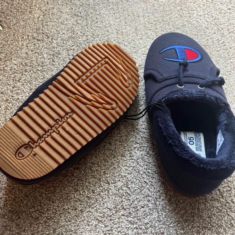 NEW Boys Champion University Slippers in Blue - Sz 5
